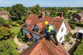 Entretien toiture : Préservez votre maison durablement