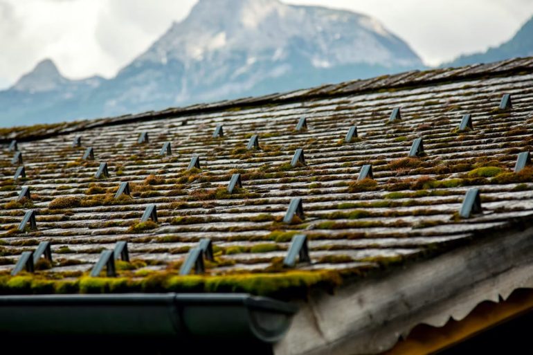 Pourquoi les toitures des Laurentides vieillissent plus vite qu'ailleurs